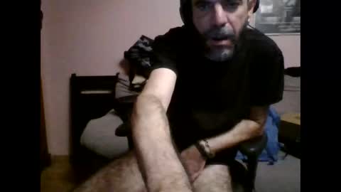 Snapshot of damianour chatting on October 17, 9:35 am damianour online show from October 17, 9:35 am