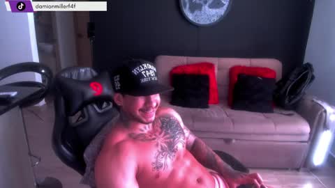INSTAGRAM  DAMMIANMILLEROFICIAL online show from May 31, 7:48 pm