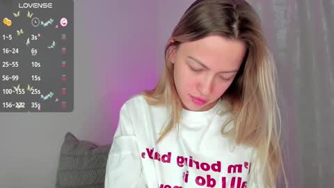 Snapshot of damn_cutie chatting on February 14, 11:53 pm Tiana online show from February 14, 11:53 pm