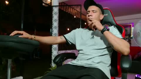 damyan_2003 online show from February 19, 5:38 am