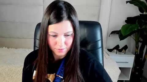 Snapshot of dana_dom chatting on October 18, 2:05 am Dana Dom online show from October 18, 2:05 am