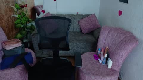 danalaleska online show from February 4, 6:50 am