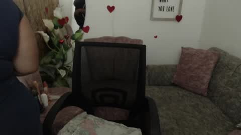 Snapshot of danalaleska chatting on October 7, 3:13 am danalaleska online show from October 7, 3:13 am