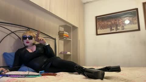 danastone_livingdoll online show from December 14, 3:36 pm