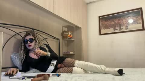 danastone_livingdoll online show from February 1, 4:11 pm