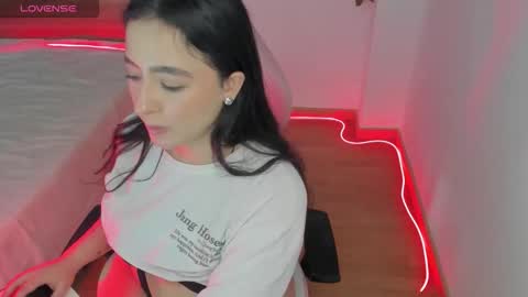 danay_01 online show from December 4, 12:10 am