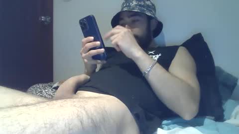 Snapshot of dani3l9905 chatting on October 8, 5:35 am dani3l9905 online show from October 8, 5:35 am