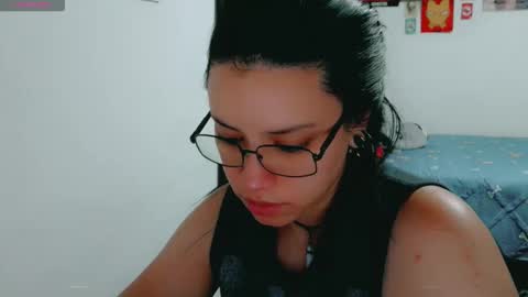 dani y jocelyn online show from March 18, 10:59 pm