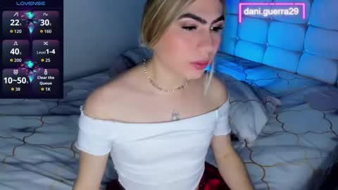 Snapshot of dani_lovet1 chatting on October 7, 7:15 am dani online show from October 7, 7:15 am