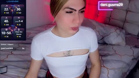 Snapshot of dani_lovet1 chatting on October 9, 7:08 pm dani online show from October 9, 7:08 pm