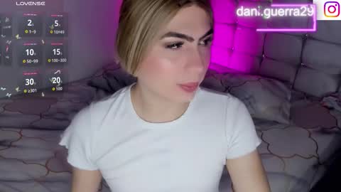 Snapshot of dani_lovet1 chatting on October 17, 11:31 pm dani online show from October 17, 11:31 pm