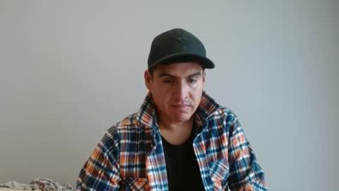 Snapshot of daniel_surfer chatting on January 6, 11:18 am Daniel  online show from January 6, 11:18 am