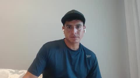 Snapshot of daniel_surfer chatting on December 23, 11:14 am Daniel  online show from December 23, 11:14 am