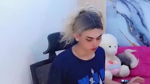 daniela_pink_ online show from February 19, 8:08 pm