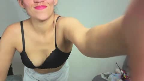 daniela_rivasthl online show from May 2, 3:34 am