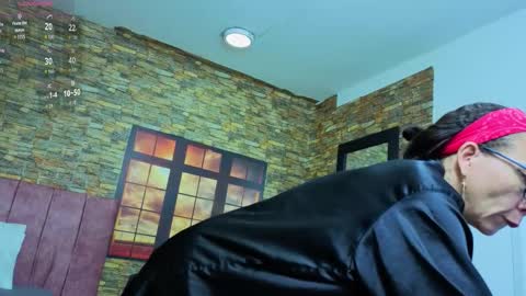 Snapshot of daniela_xue chatting on October 10, 9:19 pm lorena online show from October 10, 9:19 pm