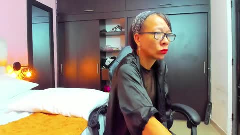Snapshot of daniela_xue chatting on February 18, 1:43 am lorena online show from February 18, 1:43 am