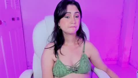 Snapshot of danielahot2 chatting on February 6, 10:47 am Daniela online show from February 6, 10:47 am