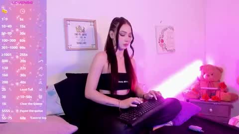 Snapshot of danielamarnt_ chatting on October 20, 3:50 pm Danii online show from October 20, 3:50 pm
