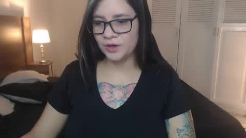 daniellerain online show from April 15, 11:49 pm