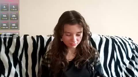 Mia online show from December 17, 9:16 am