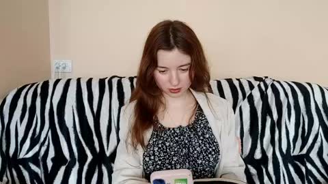 Mia online show from April 13, 11:03 am