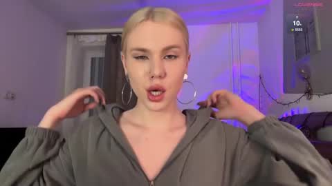 Snapshot of danielpaige_ chatting on January 17, 6:23 pm GABRIEL online show from January 17, 6:23 pm
