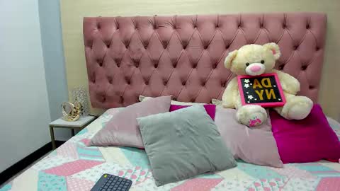 DaniiBelluci  online show from September 12, 4:03 am