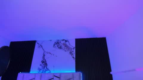 Dani Phonenix online show from January 16, 7:45 pm