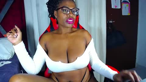 danisabrownn online show from January 6, 8:13 pm