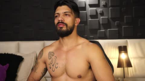 Snapshot of dann_saenz chatting on February 15, 10:11 am Dann saenz online show from February 15, 10:11 am
