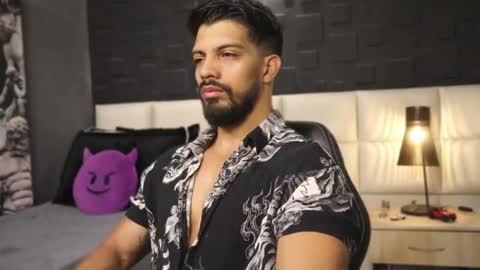 Snapshot of dann_saenz chatting on February 24, 10:59 am Dann saenz online show from February 24, 10:59 am