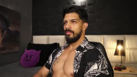 Snapshot of dann_saenz chatting on February 18, 11:22 am Dann saenz online show from February 18, 11:22 am