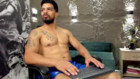 Snapshot of dann_saenz chatting on February 27, 12:23 pm Dann saenz online show from February 27, 12:23 pm