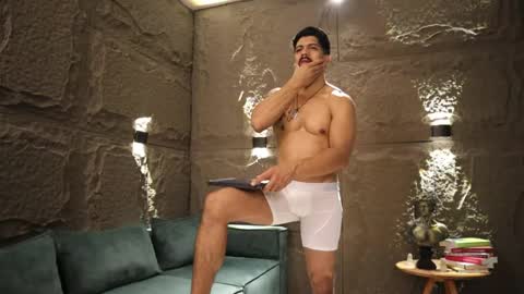 Snapshot of dann_saenz chatting on February 28, 10:52 am Dann saenz online show from February 28, 10:52 am