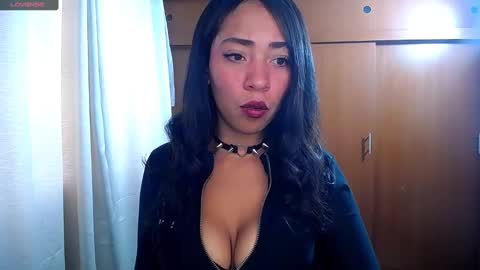 Snapshot of danna__ross chatting on December 30, 3:23 pm Danna  Ross online show from December 30, 3:23 pm