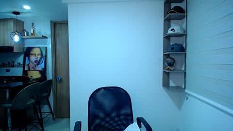 Snapshot of danna__ross chatting on September 20, 2:36 am Danna  Ross online show from September 20, 2:36 am