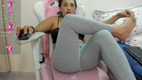 danna_scott26 online show from May 6, 3:45 am