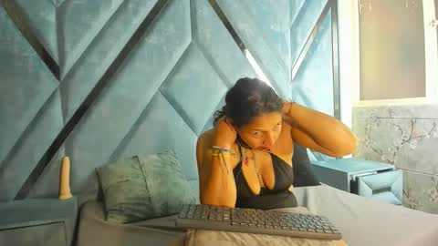 danna_sg online show from June 4, 2:39 am