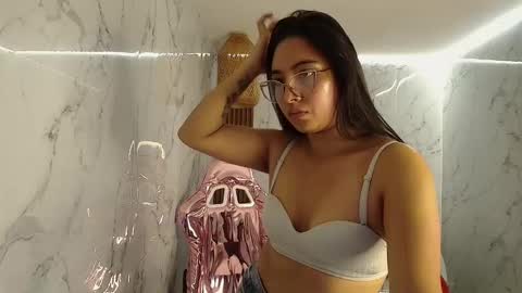 danna_sweet_s online show from October 21, 8:45 pm