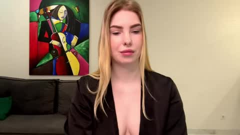 Snapshot of dannamissss chatting on December 23, 11:17 pm dannamissss online show from December 23, 11:17 pm