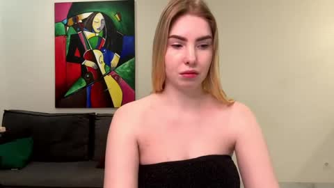 Snapshot of dannamissss chatting on December 21, 9:04 pm dannamissss online show from December 21, 9:04 pm