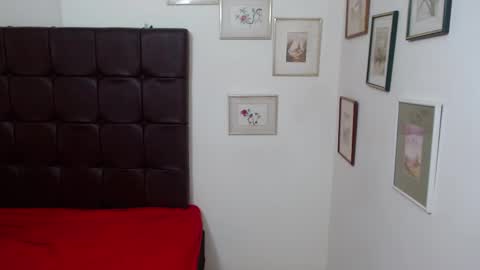 Snapshot of dannazuluaga chatting on March 8, 6:16 pm Danna online show from March 8, 6:16 pm