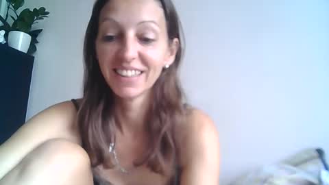 Snapshot of dannica1 chatting on October 2, 7:18 am dannica1 online show from October 2, 7:18 am