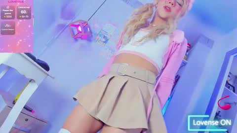 Danni  Sebastian online show from November 10, 11:35 am