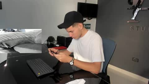 Snapshot of danny_and_lara chatting on October 6, 6:48 pm danny_and_lara online show from October 6, 6:48 pm