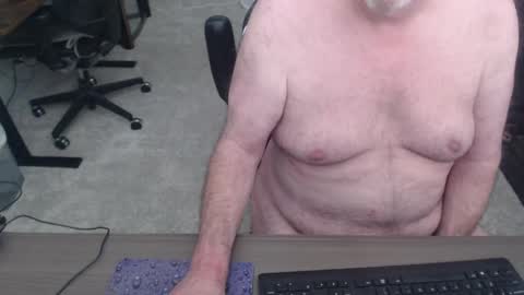 Snapshot of dannybear chatting on September 13, 8:22 pm Danny bear online show from September 13, 8:22 pm