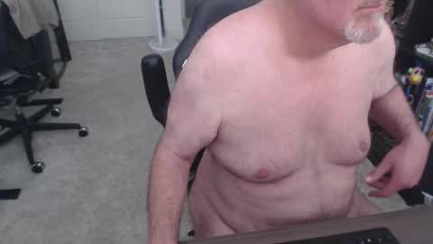 Snapshot of dannybear chatting on September 11, 7:04 pm Danny bear online show from September 11, 7:04 pm