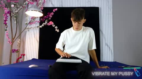 DANTEVIOLETE online show from May 3, 11:38 am