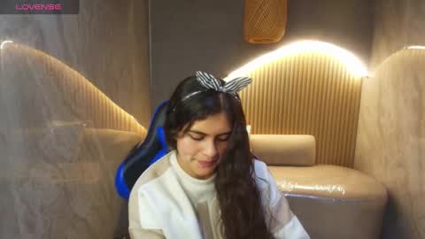Snapshot of dany_r_ chatting on October 7, 1:29 pm Dany online show from October 7, 1:29 pm